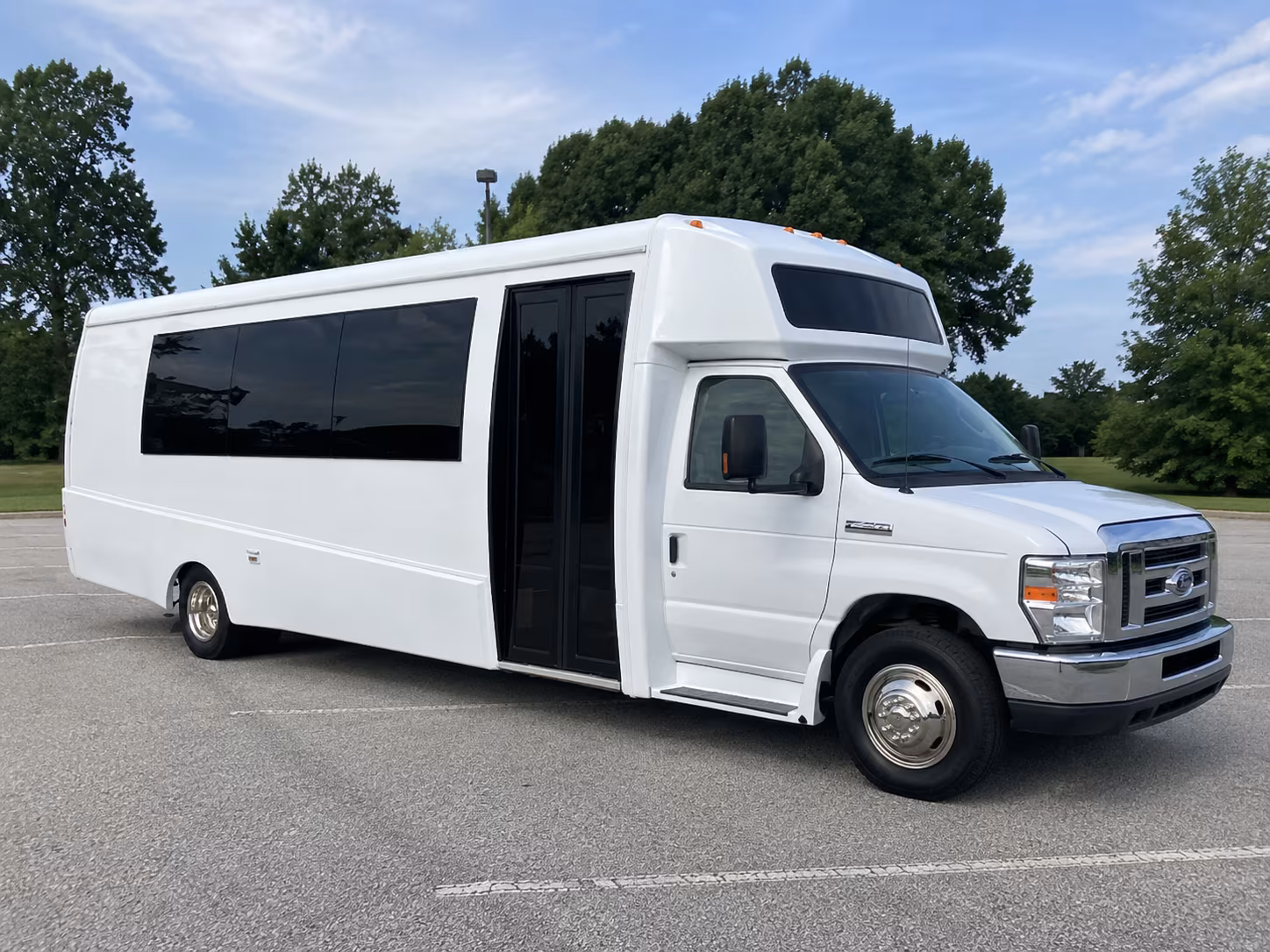 stratford 18 passenger party bus